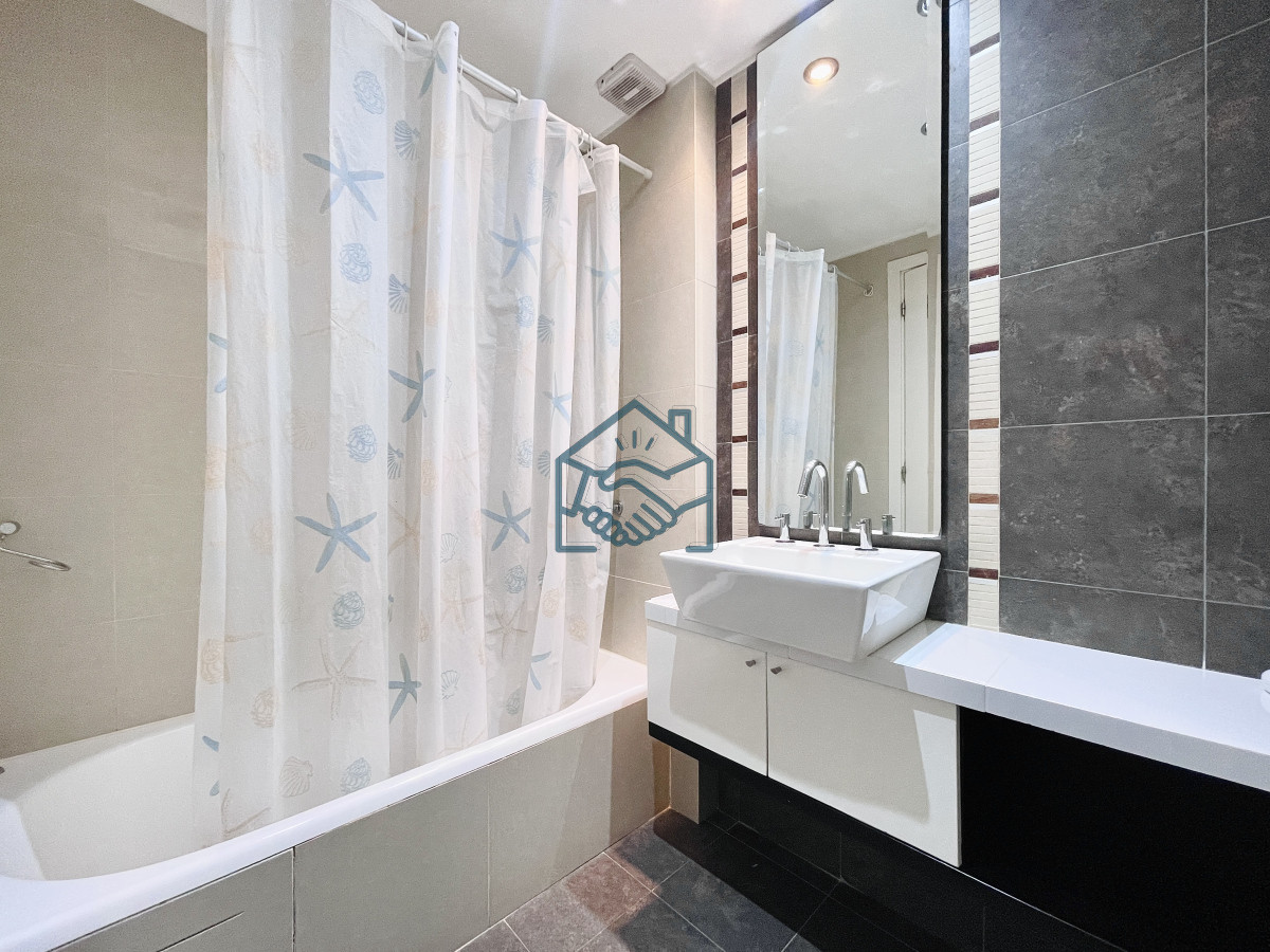 Apartamento ID.1442/Apartamento-de-2-Dormitorios,-Vista-al-Mar-y-Parrillero-en-Playa-Mansa,-Venta - Apartamento de 2 Dormitorios, Vista al Mar y Parrillero en Playa Mansa, Venta