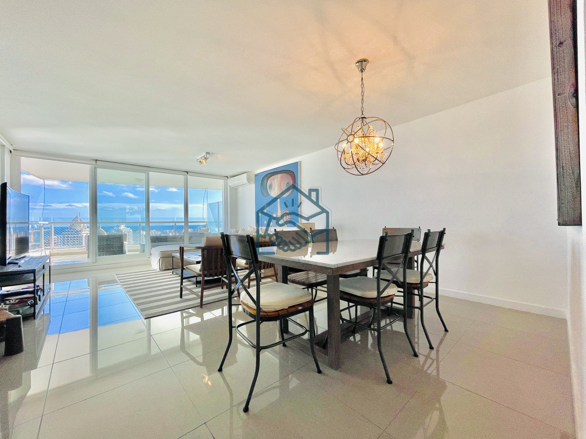 Apartamento ID.1224/-Exclusivo-Penthouse-de-3-Dormitorios-con-Vistas-panorámicas-a-Playa-Brava,-en-Venta -  Exclusivo Penthouse de 3 Dormitorios con Vistas panorámicas a Playa Brava, en Venta