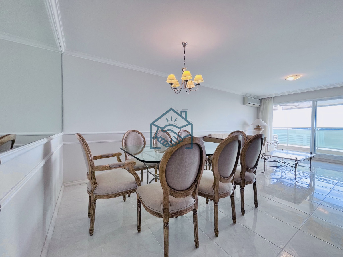 Apartamento ID.644/Apartamento-de-3-Dormitorios-sobre-Playa-Mansa,-en-Venta-y-Alquiler - Apartamento de 3 Dormitorios sobre Playa Mansa, en Venta y Alquiler