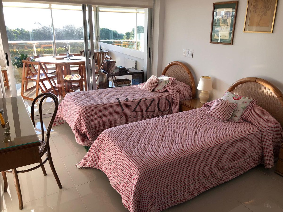 Apartamento ID.516/Apartamento-de-2-Dormitorios-Frente-a-Playa-Mansa - Apartamento de 2 Dormitorios Frente a Playa Mansa