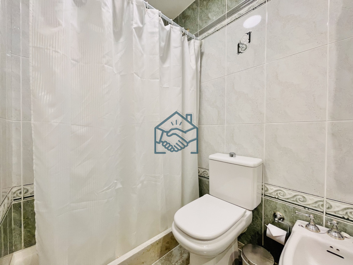 Apartamento ID.644/Apartamento-de-3-Dormitorios-sobre-Playa-Mansa,-en-Venta-y-Alquiler - Apartamento de 3 Dormitorios sobre Playa Mansa, en Venta y Alquiler