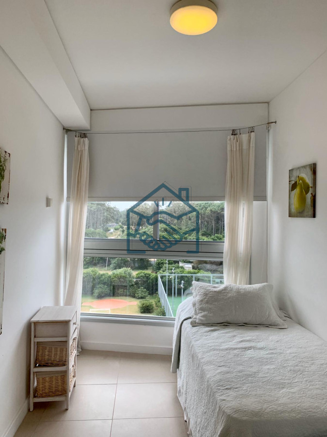 Apartamento ID.575/Venta-y-alquiler-de-departamento-esquinero-de-tres-dormitorios-mas-dependencia-de-servicio,-Torre-LE-PARC,-playa-Brava.-Punta-del-Este - Venta y alquiler de departamento esquinero de tres dormitorios mas dependencia de servicio, Torre LE PARC, playa Brava. Punta del Este
