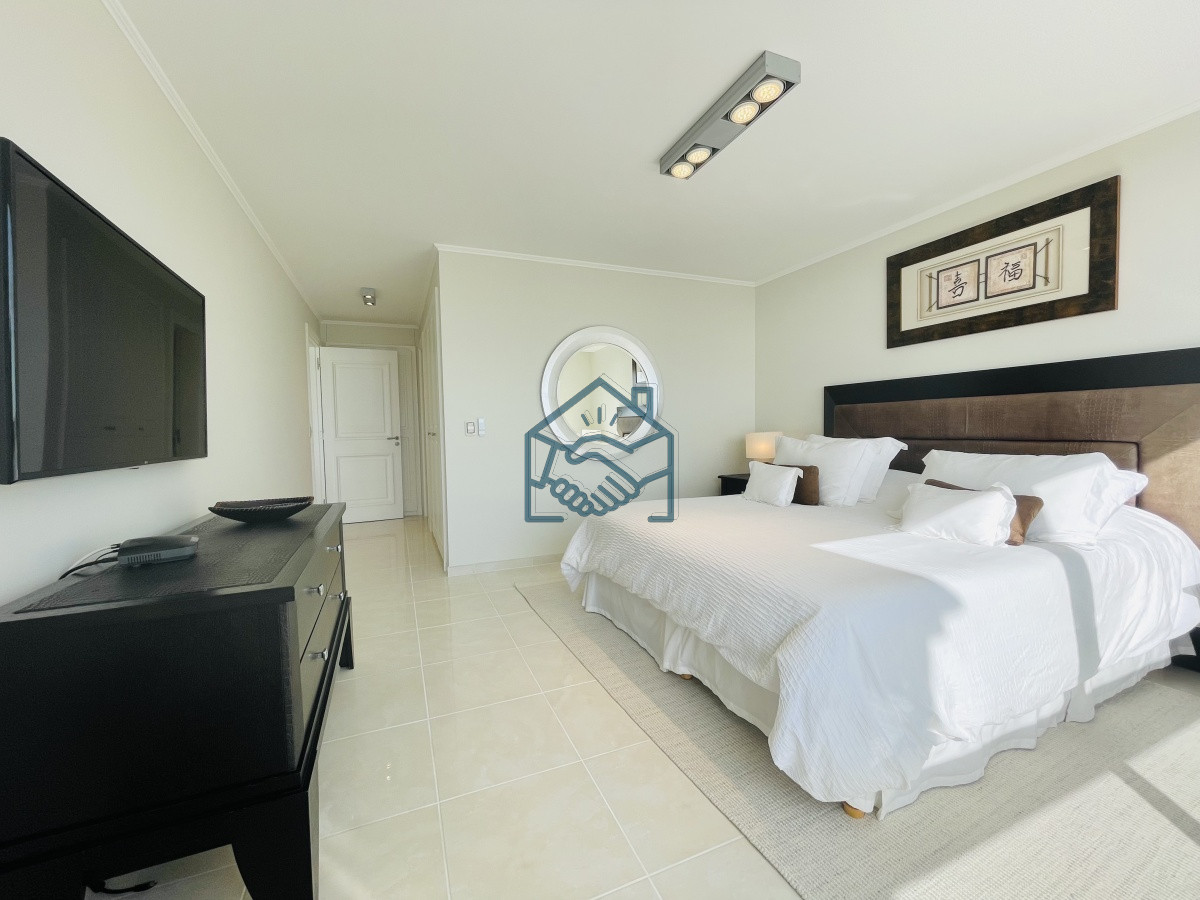 Apartamento ID.1403/Venta-de-Excelente-apartamento-en-alquiler-temporario-de-tres-dormitorios-más-dependencia-de-servicio,-Playa-Mansa,-Punta-del-Este - Venta de Excelente apartamento en alquiler temporario de tres dormitorios más dependencia de servicio, Playa Mansa, Punta del Este