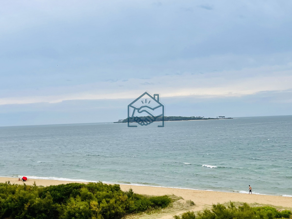 Apartamento ID.518/Apartamento-de-3-Dormitorios-y-Parrillero-Frente-al-Mar,-Playa-Mansa - Apartamento de 3 Dormitorios y Parrillero Frente al Mar, Playa Mansa