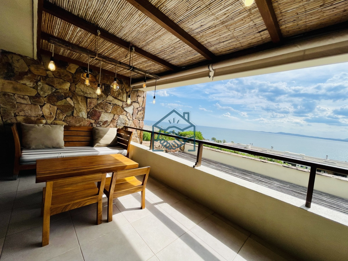 Apartamento ID.608/Venta-y-alquiler-de-apartamento-de-dos-dormitorios-con-parrillero-de-uso-exclusivo-en-Punta-Ballena - Venta y alquiler de apartamento de dos dormitorios con parrillero de uso exclusivo en Punta Ballena