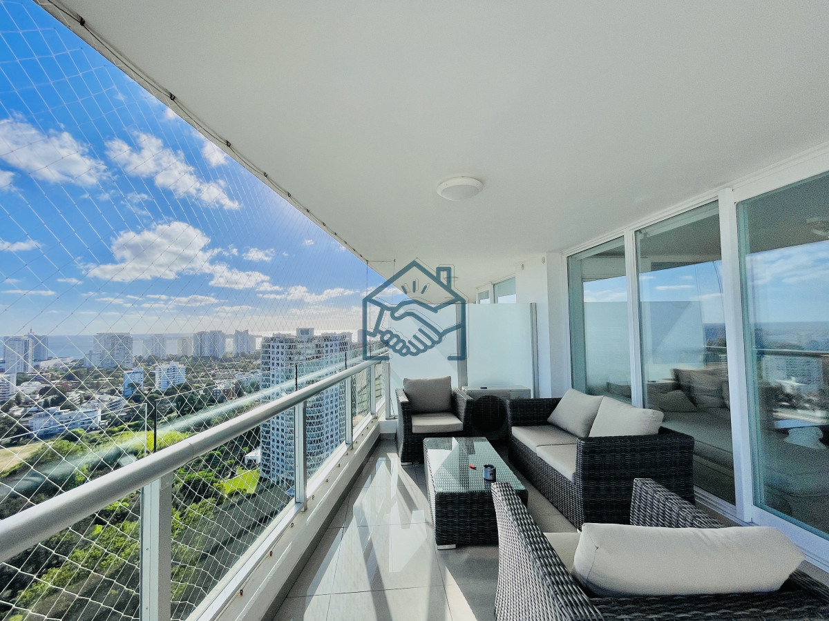 Apartamento ID.1224/-Exclusivo-Penthouse-de-3-Dormitorios-con-Vistas-panorámicas-a-Playa-Brava,-en-Venta -  Exclusivo Penthouse de 3 Dormitorios con Vistas panorámicas a Playa Brava, en Venta