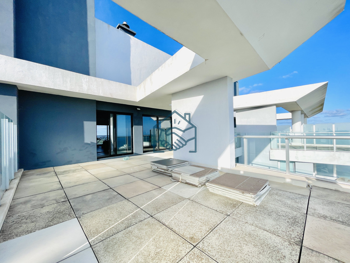 Apartamento ID.1224/-Exclusivo-Penthouse-de-3-Dormitorios-con-Vistas-panorámicas-a-Playa-Brava,-en-Venta -  Exclusivo Penthouse de 3 Dormitorios con Vistas panorámicas a Playa Brava, en Venta