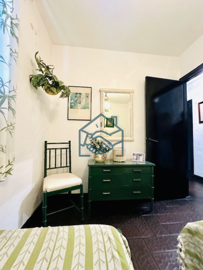 Apartamento ID.1246/Venta-de-apartamento-de-3-dormitorios-y-2-baños-a-metros-del-Mar-en-Playa-Mansa - Venta de apartamento de 3 dormitorios y 2 baños a metros del Mar en Playa Mansa