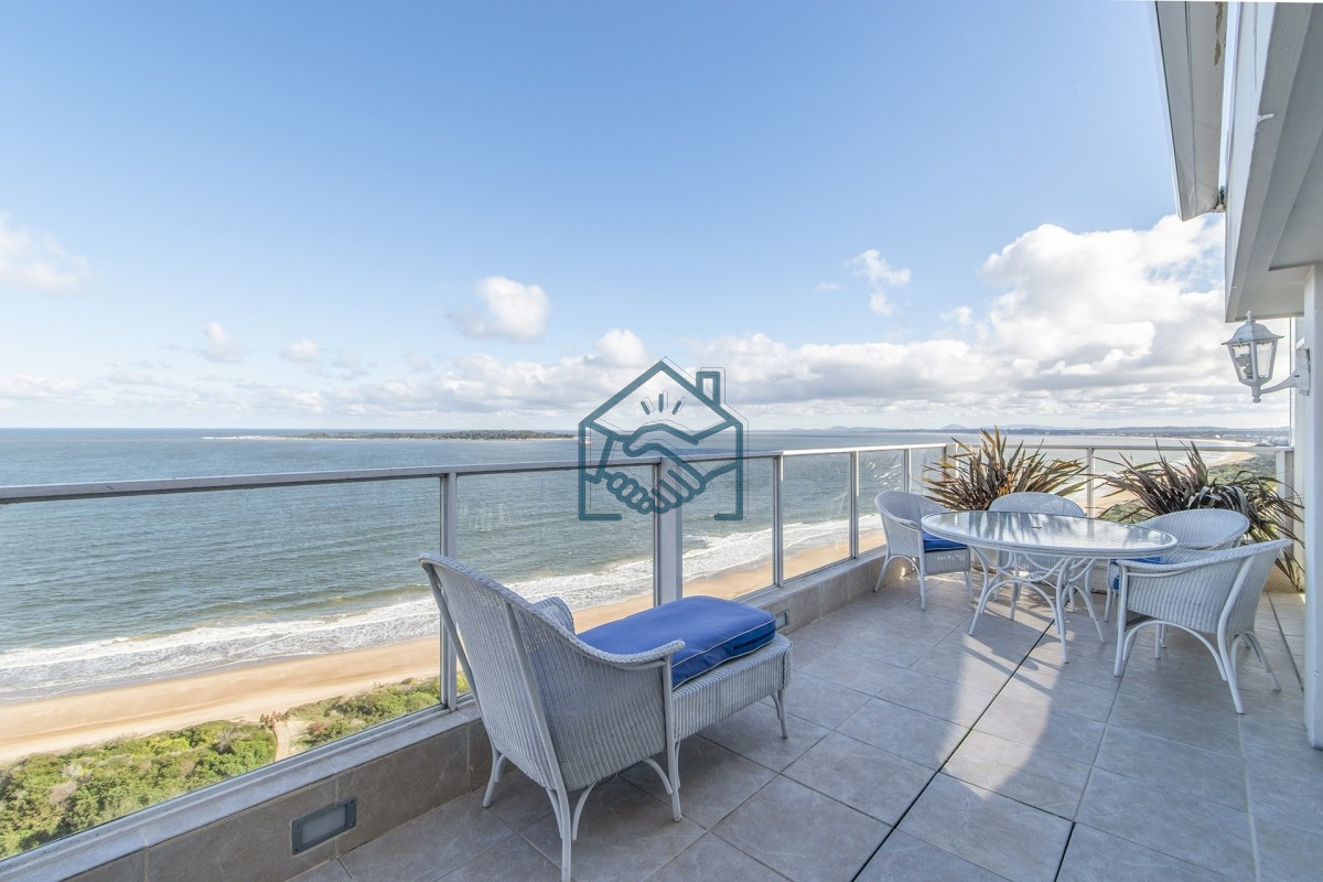 Apartamento ID.628/Penthouse-sobre-Playa-Mansa,-4-Dormitorios-y-Parrillero-en-Venta---Punta-del-Este - Penthouse sobre Playa Mansa, 4 Dormitorios y Parrillero en Venta - Punta del Este
