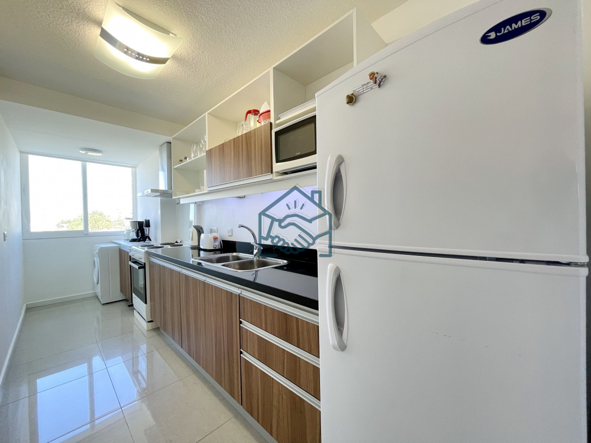Apartamento ID.1304/Venta-y-alquiler-temporario-de-apartamento-de-un-dormitorio-en-torre-de-categoría-a-pasos-de-Playa-Brava - Venta y alquiler temporario de apartamento de un dormitorio en torre de categoría a pasos de Playa Brava
