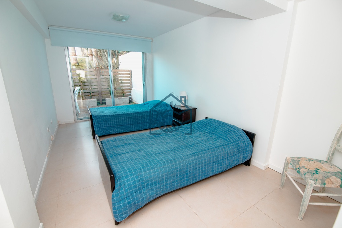 Apartamento ID.862/Oportunidad-en-Venta-de-Apartamento-de-planta-baja-con-salida-al-jardín-de-tres-dormitorios-en-Playa-Montoya - Oportunidad en Venta de Apartamento de planta baja con salida al jardín de tres dormitorios en Playa Montoya