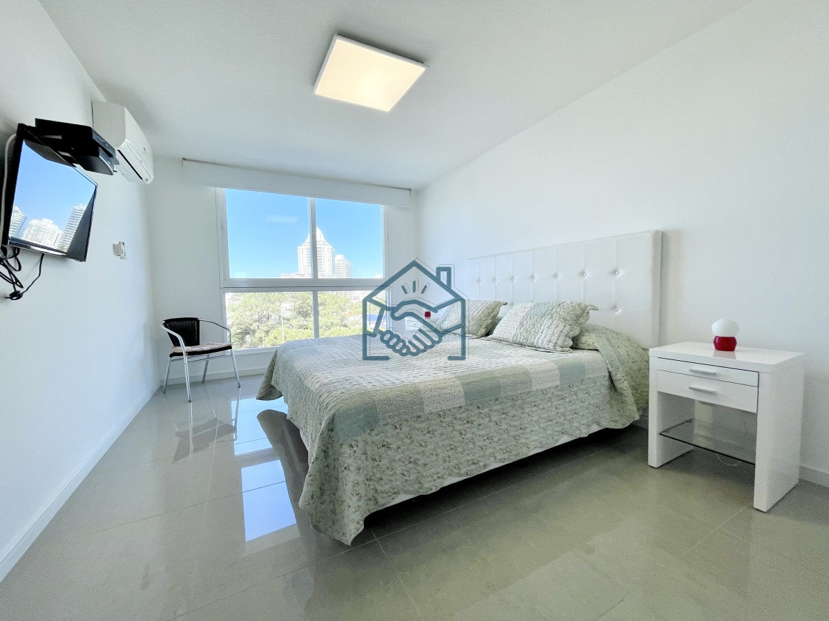 Apartamento ID.1304/Venta-y-alquiler-temporario-de-apartamento-de-un-dormitorio-en-torre-de-categoría-a-pasos-de-Playa-Brava - Venta y alquiler temporario de apartamento de un dormitorio en torre de categoría a pasos de Playa Brava