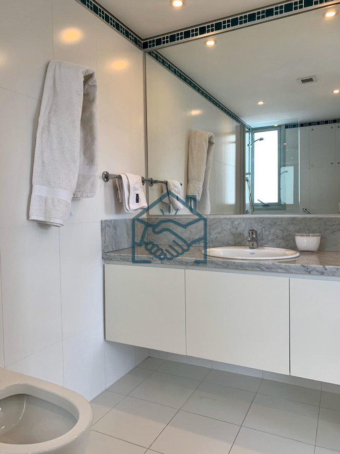 Apartamento ID.575/Venta-y-alquiler-de-departamento-esquinero-de-tres-dormitorios-mas-dependencia-de-servicio,-Torre-LE-PARC,-playa-Brava.-Punta-del-Este - Venta y alquiler de departamento esquinero de tres dormitorios mas dependencia de servicio, Torre LE PARC, playa Brava. Punta del Este