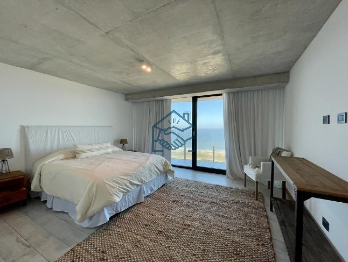 Apartamento ID.682/Venta-de-Apartamento-de-2-Dormitorios-en-suite-piso-alto-de-Torre-Surfside-Village,-Punta-del-Este - Venta de Apartamento de 2 Dormitorios en suite piso alto de Torre Surfside Village, Punta del Este
