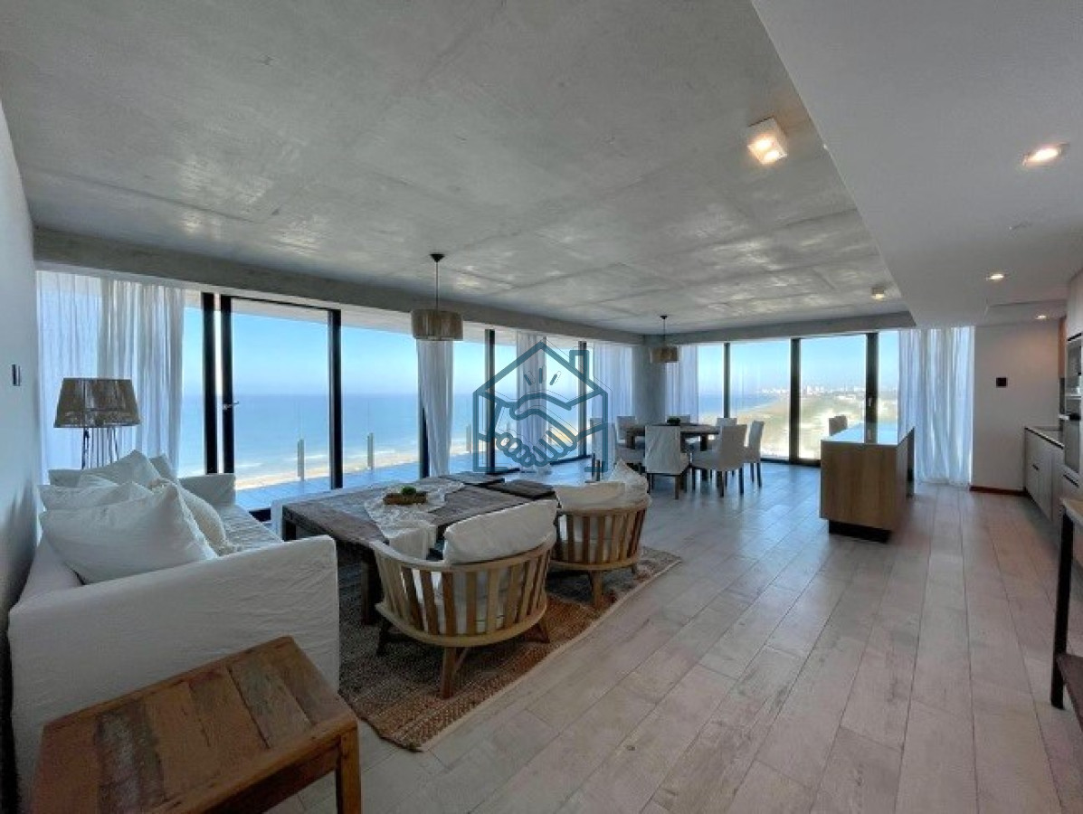 Apartamento ID.682/Venta-de-Apartamento-de-2-Dormitorios-en-suite-piso-alto-de-Torre-Surfside-Village,-Punta-del-Este - Venta de Apartamento de 2 Dormitorios en suite piso alto de Torre Surfside Village, Punta del Este