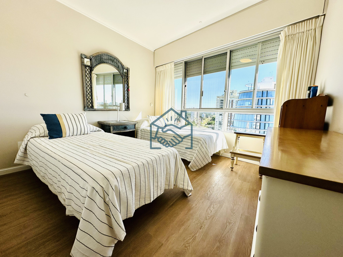 Apartamento ID.1397/Venta-de-magnífico-apartamento-de-3-dormitorios-más-dependencia-en-Roosevelt,-Punta-del-Este - Venta de magnífico apartamento de 3 dormitorios más dependencia en Roosevelt, Punta del Este