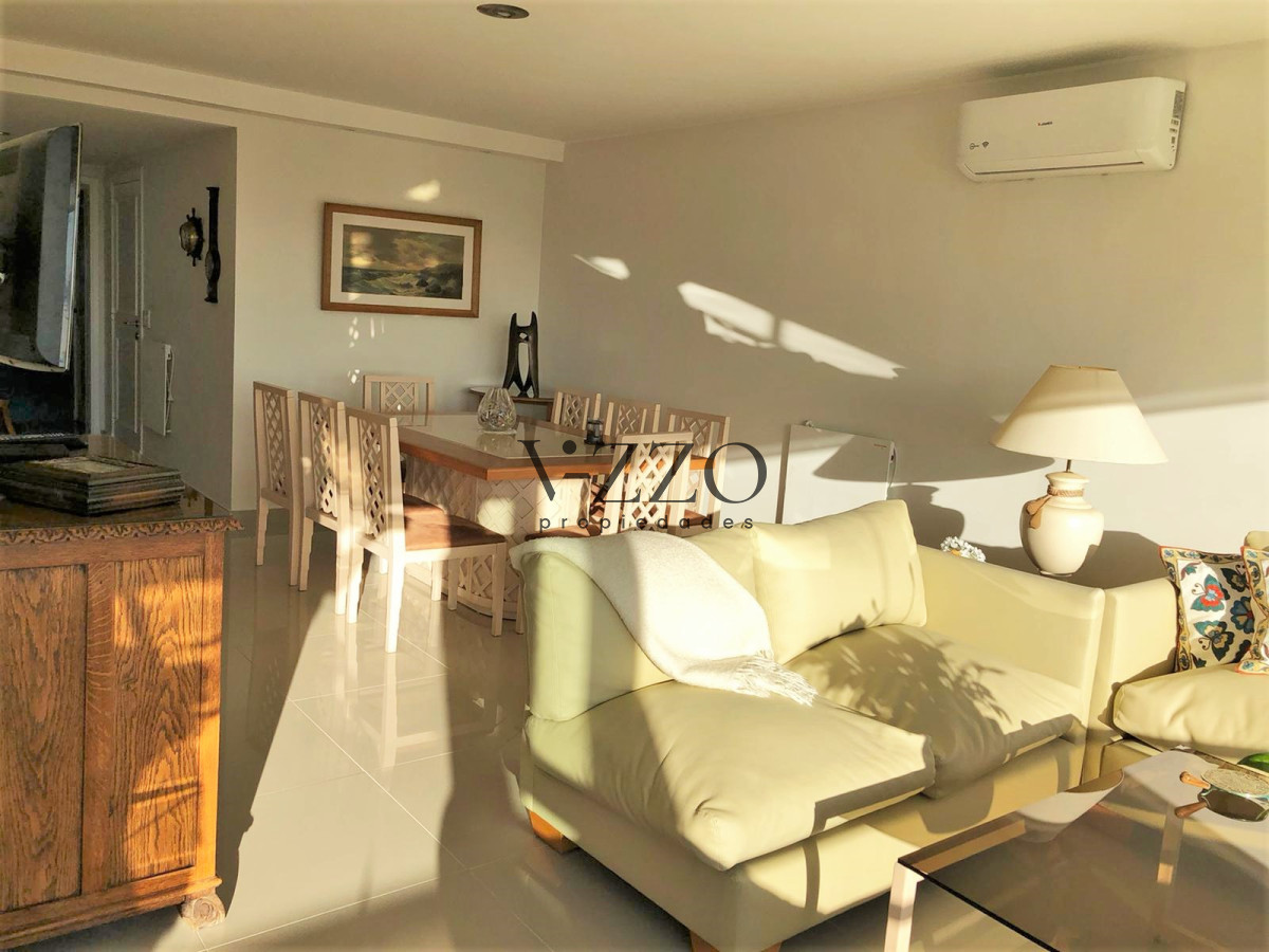 Apartamento ID.516/Apartamento-de-2-Dormitorios-Frente-a-Playa-Mansa - Apartamento de 2 Dormitorios Frente a Playa Mansa