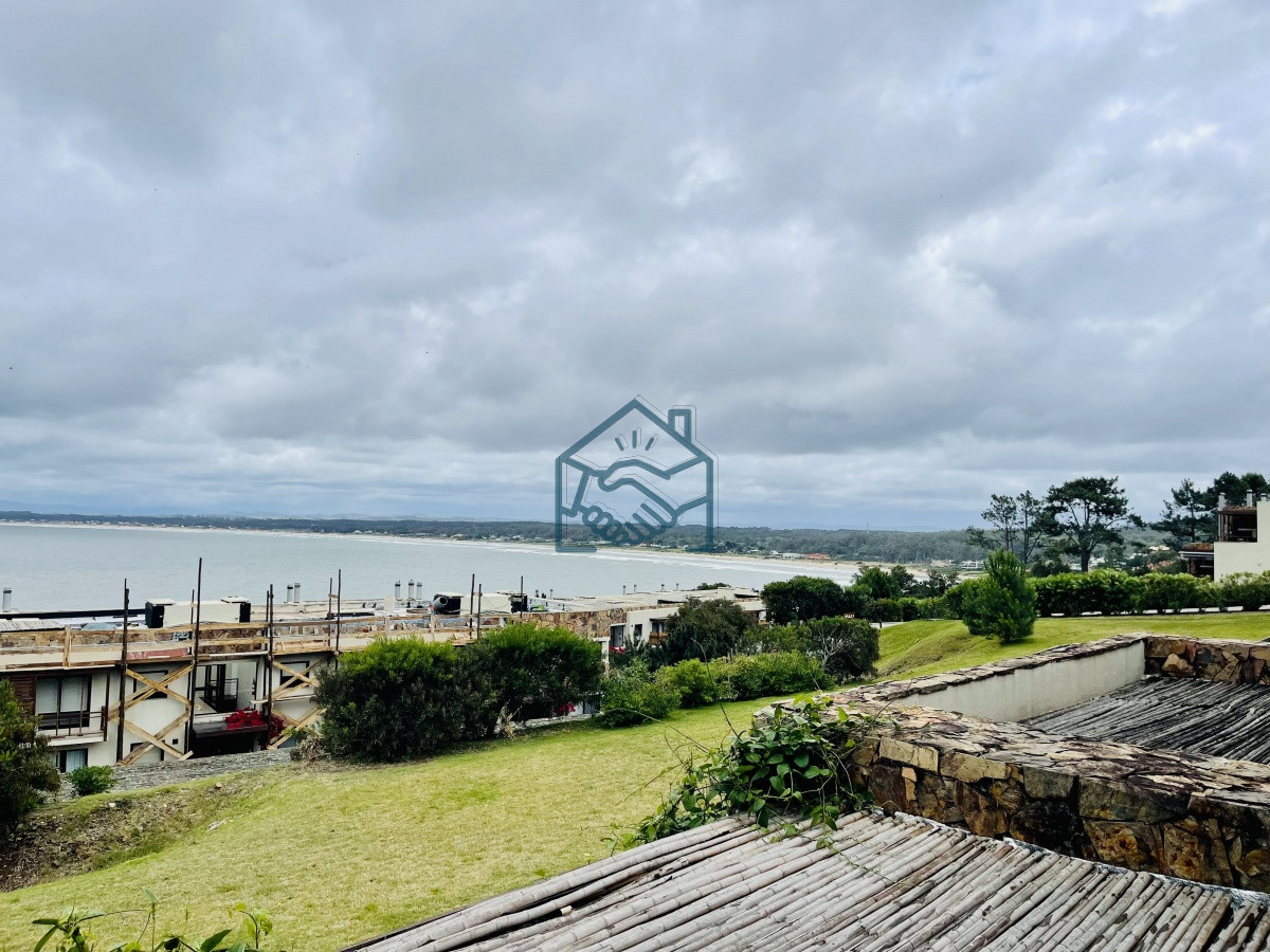 Apartamento ID.1242/Venta-de-apartamento-de-dos-dormitorios-con-parrillero-en-complejo-privado-de-Punta-Ballena - Venta de apartamento de dos dormitorios con parrillero en complejo privado de Punta Ballena