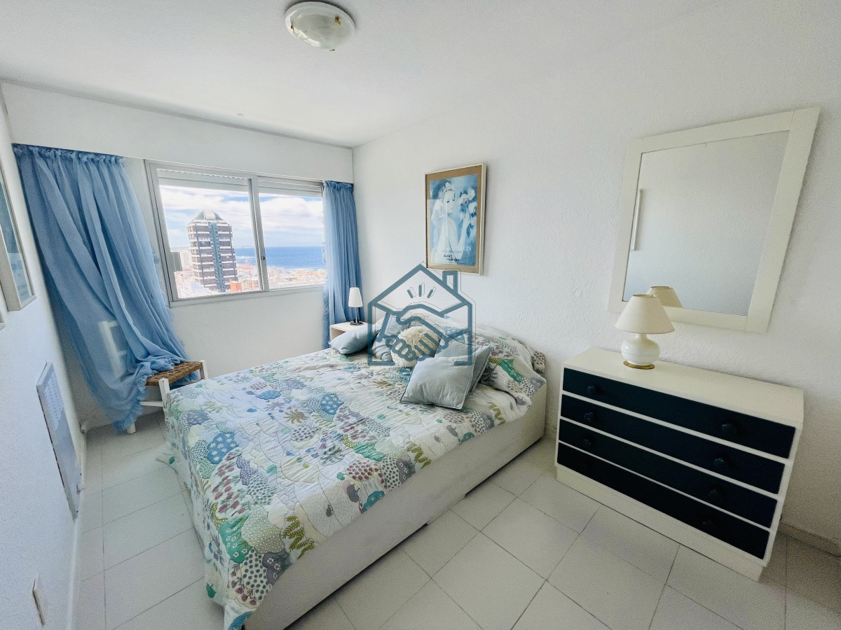 Apartamento ID.610/Apartamento-de-4-Dormitorios-con-Vista-al-Mar---Península-de-Punta-del-Este,-Venta-y-Alquiler - Apartamento de 4 Dormitorios con Vista al Mar - Península de Punta del Este, Venta y Alquiler