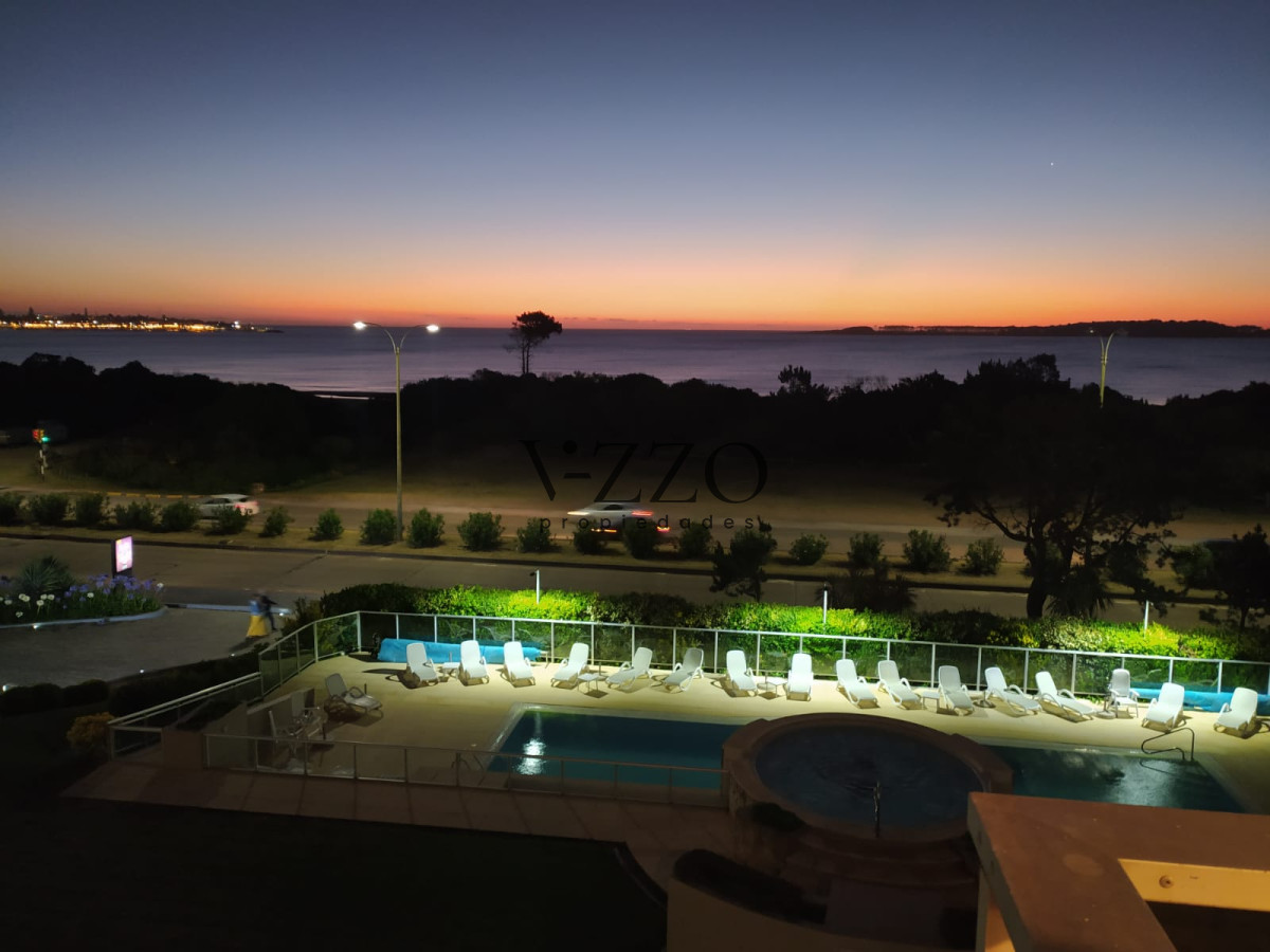 Apartamento ID.516/Apartamento-de-2-Dormitorios-Frente-a-Playa-Mansa - Apartamento de 2 Dormitorios Frente a Playa Mansa