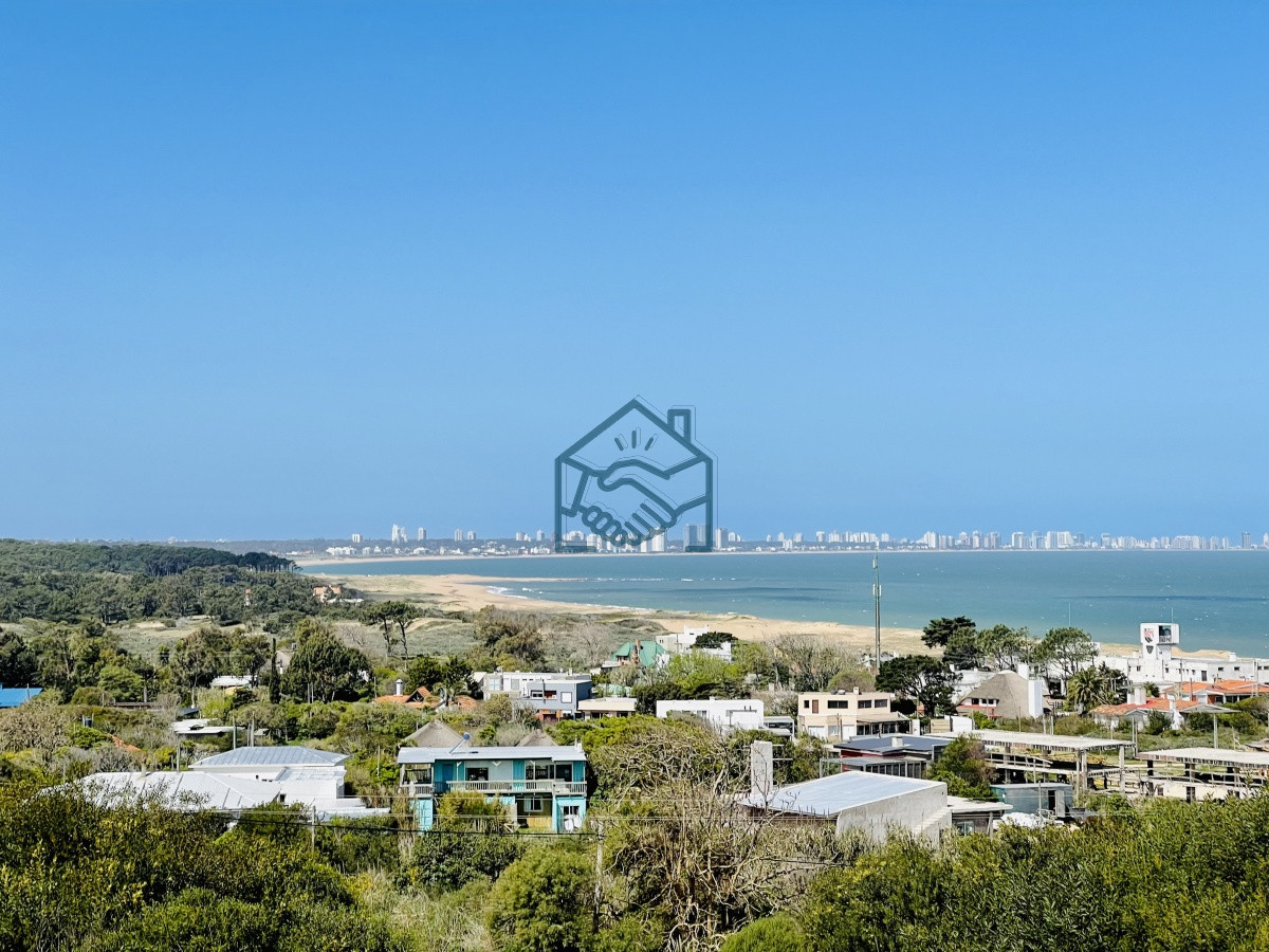 Apartamento ID.1433/Venta-OPORTUNIDAD-de-exclusivo-departamento-de-tres-dormitorios-y-Parrillero-en-Punta-Ballena - Venta OPORTUNIDAD de exclusivo departamento de tres dormitorios y Parrillero en Punta Ballena