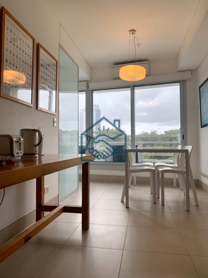 Apartamento ID.575/Venta-y-alquiler-de-departamento-esquinero-de-tres-dormitorios-mas-dependencia-de-servicio,-Torre-LE-PARC,-playa-Brava.-Punta-del-Este - Venta y alquiler de departamento esquinero de tres dormitorios mas dependencia de servicio, Torre LE PARC, playa Brava. Punta del Este