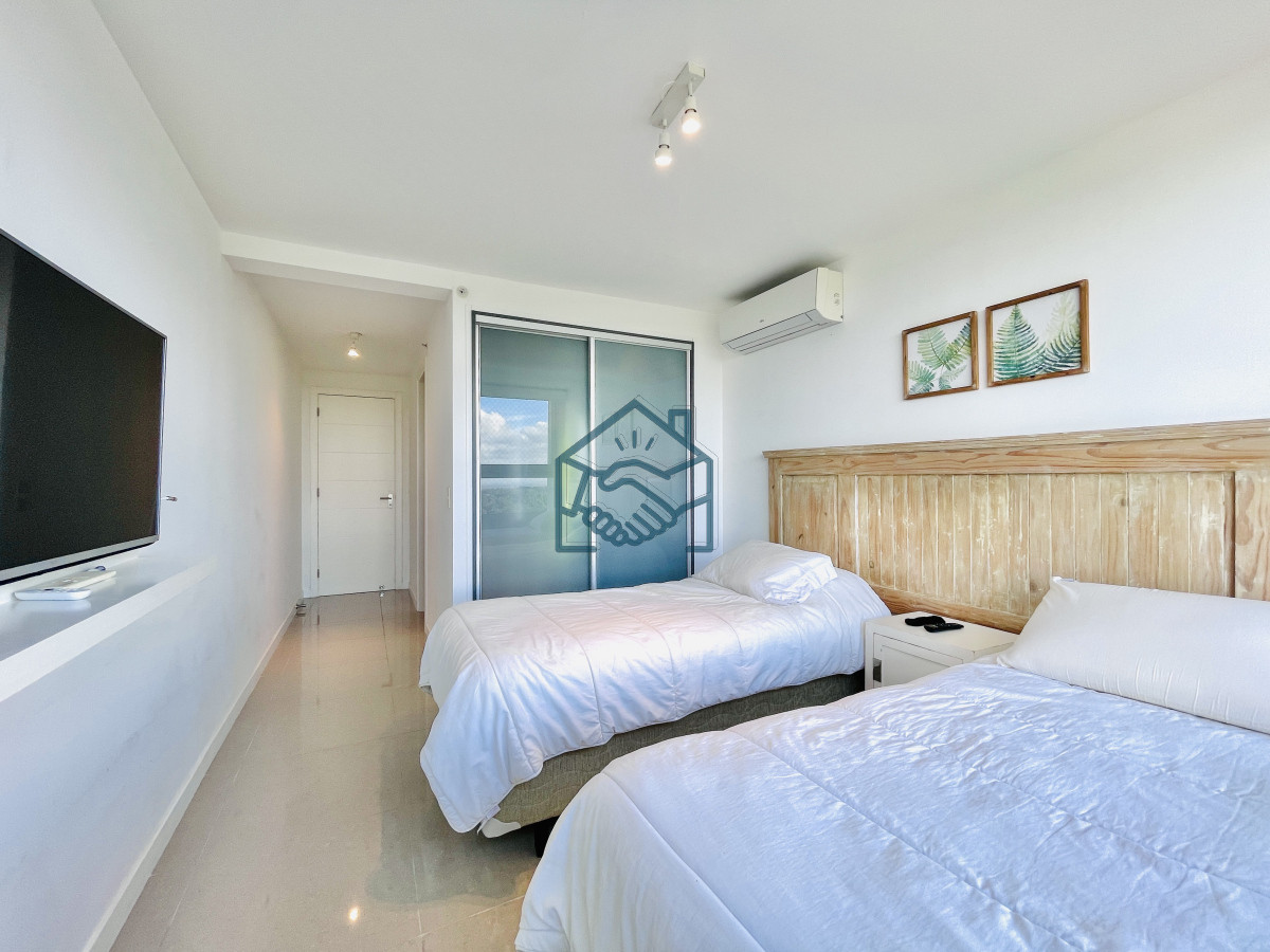 Apartamento ID.1224/-Exclusivo-Penthouse-de-3-Dormitorios-con-Vistas-panorámicas-a-Playa-Brava,-en-Venta -  Exclusivo Penthouse de 3 Dormitorios con Vistas panorámicas a Playa Brava, en Venta