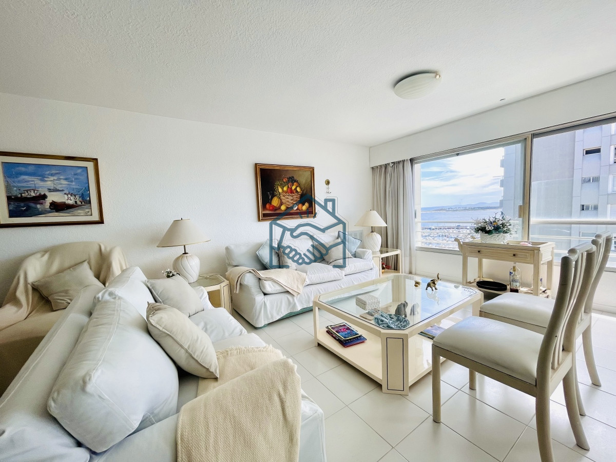 Apartamento ID.610/Apartamento-de-4-Dormitorios-con-Vista-al-Mar---Península-de-Punta-del-Este,-Venta-y-Alquiler - Apartamento de 4 Dormitorios con Vista al Mar - Península de Punta del Este, Venta y Alquiler