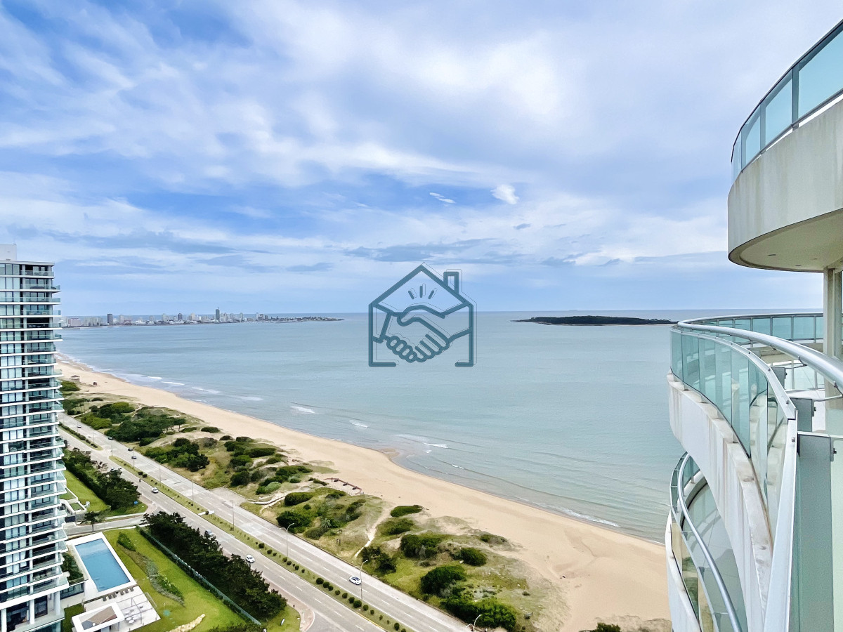 Apartamento ID.1121/Lujoso-Penthouse-de-4-Dormitorios-con-Vista-al-Mar-sobre-Playa-Mansa,-Punta-del-Este - Lujoso Penthouse de 4 Dormitorios con Vista al Mar sobre Playa Mansa, Punta del Este