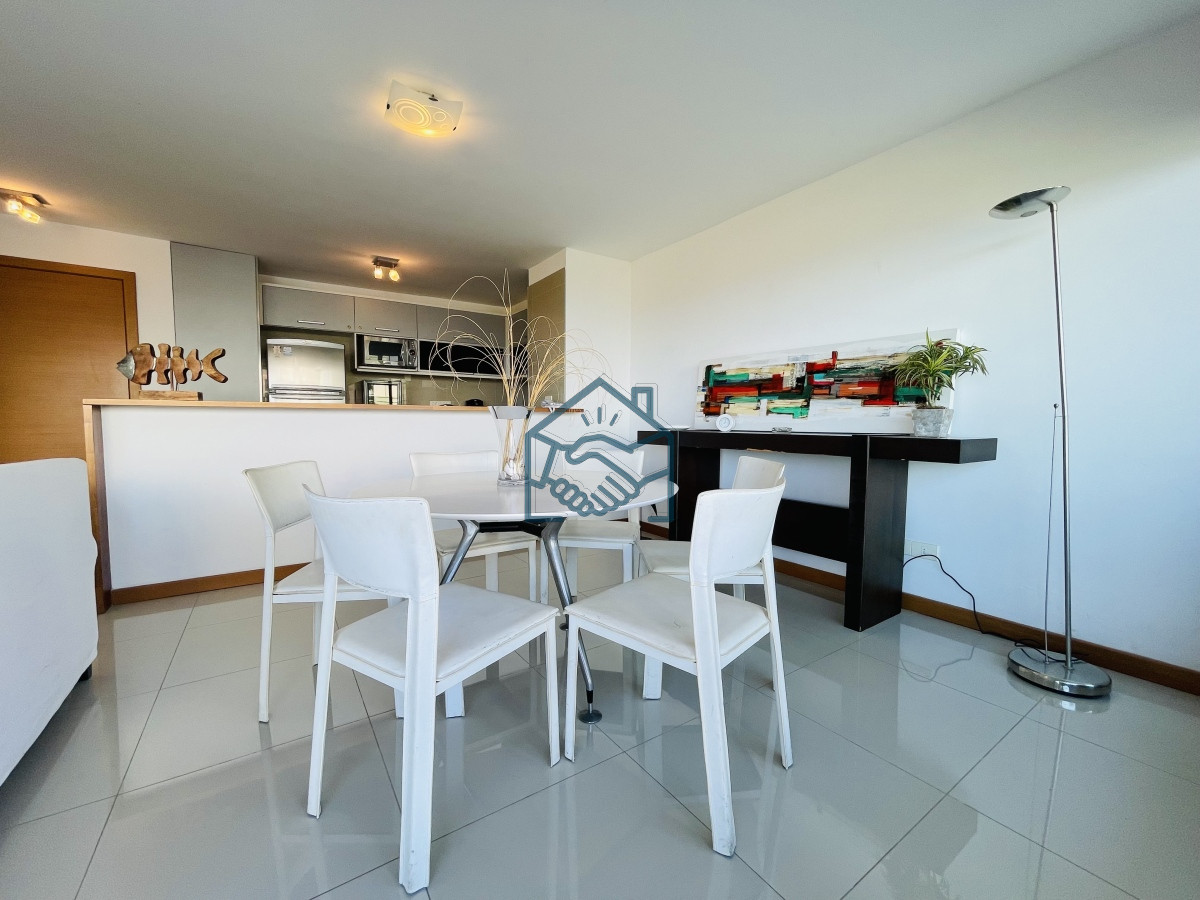 Apartamento ID.830/Apartamento-de-2-Dormitorios-y-Parrillero-Frente-a-Playa-Brava,-Punta-del-Este - Apartamento de 2 Dormitorios y Parrillero Frente a Playa Brava, Punta del Este