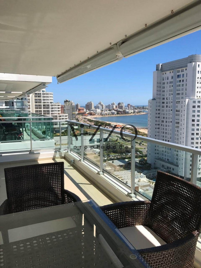 Apartamento ID.562/enta-de-Excelente-Apartamento-de-3-Dormitorios-con-Vista-al-Mar,-Playa-Mansa,-Punta-del-Este - enta de Excelente Apartamento de 3 Dormitorios con Vista al Mar, Playa Mansa, Punta del Este
