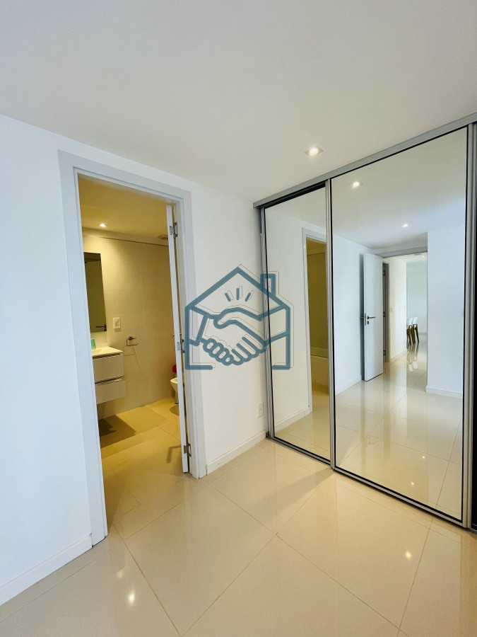 Apartamento ID.1045/Apartamento-de-2-Dormitorios-en-Venta-a-metros-de-playa-Brava,-Punta-del-Este - Apartamento de 2 Dormitorios en Venta a metros de playa Brava, Punta del Este