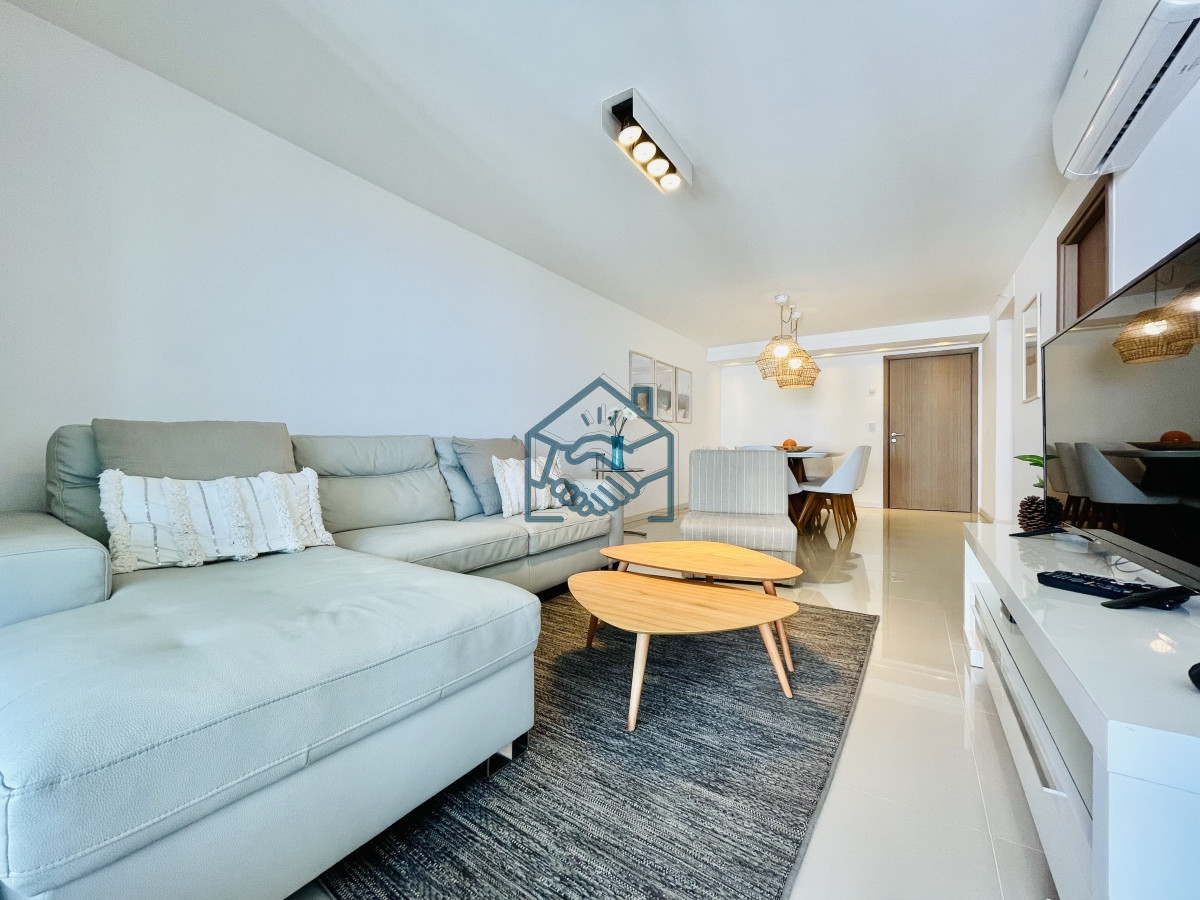 Apartamento ID.1145/Apartamento-con-Vista-al-Mar-de-3-Dormitorios-y-Dependencia- -Parrillero-en-Playa-Brava,-Punta-del-Este- - Apartamento con Vista al Mar de 3 Dormitorios y Dependencia + Parrillero en Playa Brava, Punta del Este 