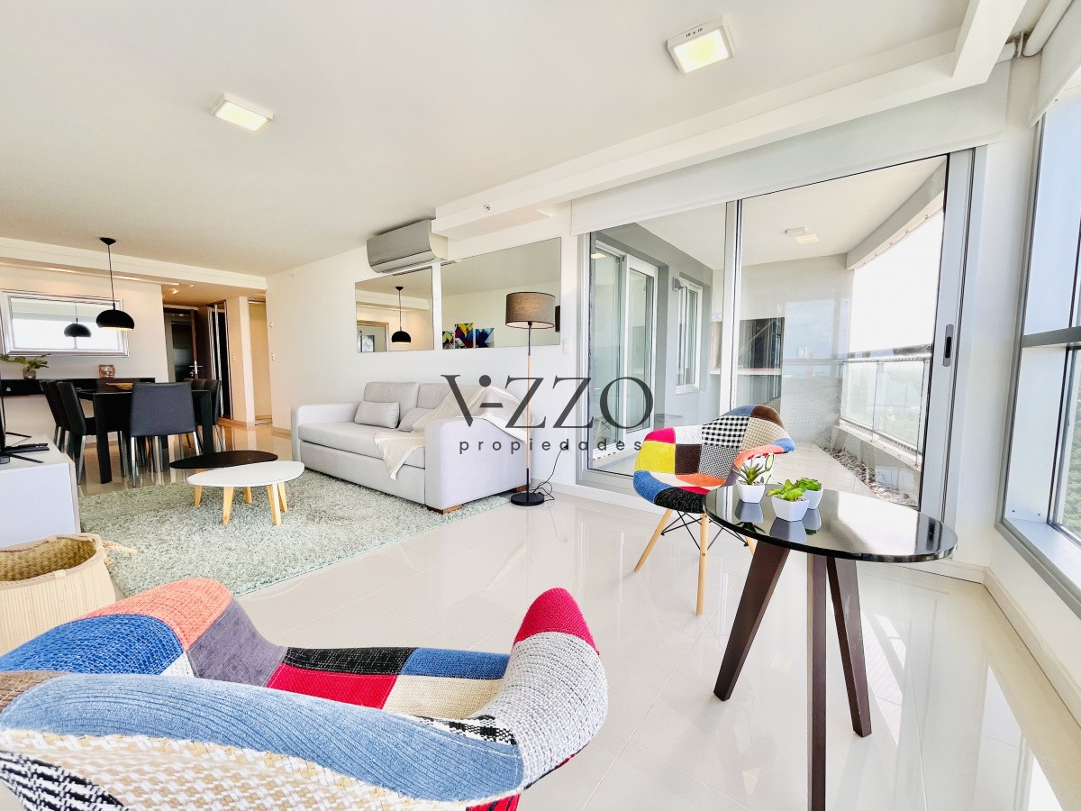 Apartamento ID.843/Apartamento-de-2-Dormitorios-y-Dependencia,-Parrillero-en-Playa-Brava---Punta-del-Este - Apartamento de 2 Dormitorios y Dependencia, Parrillero en Playa Brava - Punta del Este