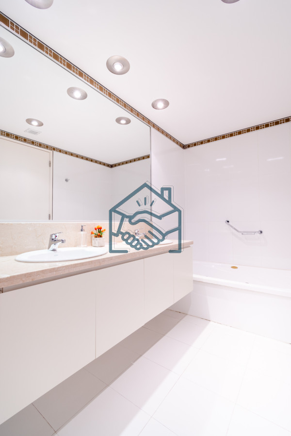 Apartamento ID.490/Moderno-Apartamento-sobre-playa-Brava-en-torre-Le-Parc,-cuenta-con-dos-dormitorios-más-dependencia-de-servicio.-Punta-del-Este - Moderno Apartamento sobre playa Brava en torre Le Parc, cuenta con dos dormitorios más dependencia de servicio. Punta del Este
