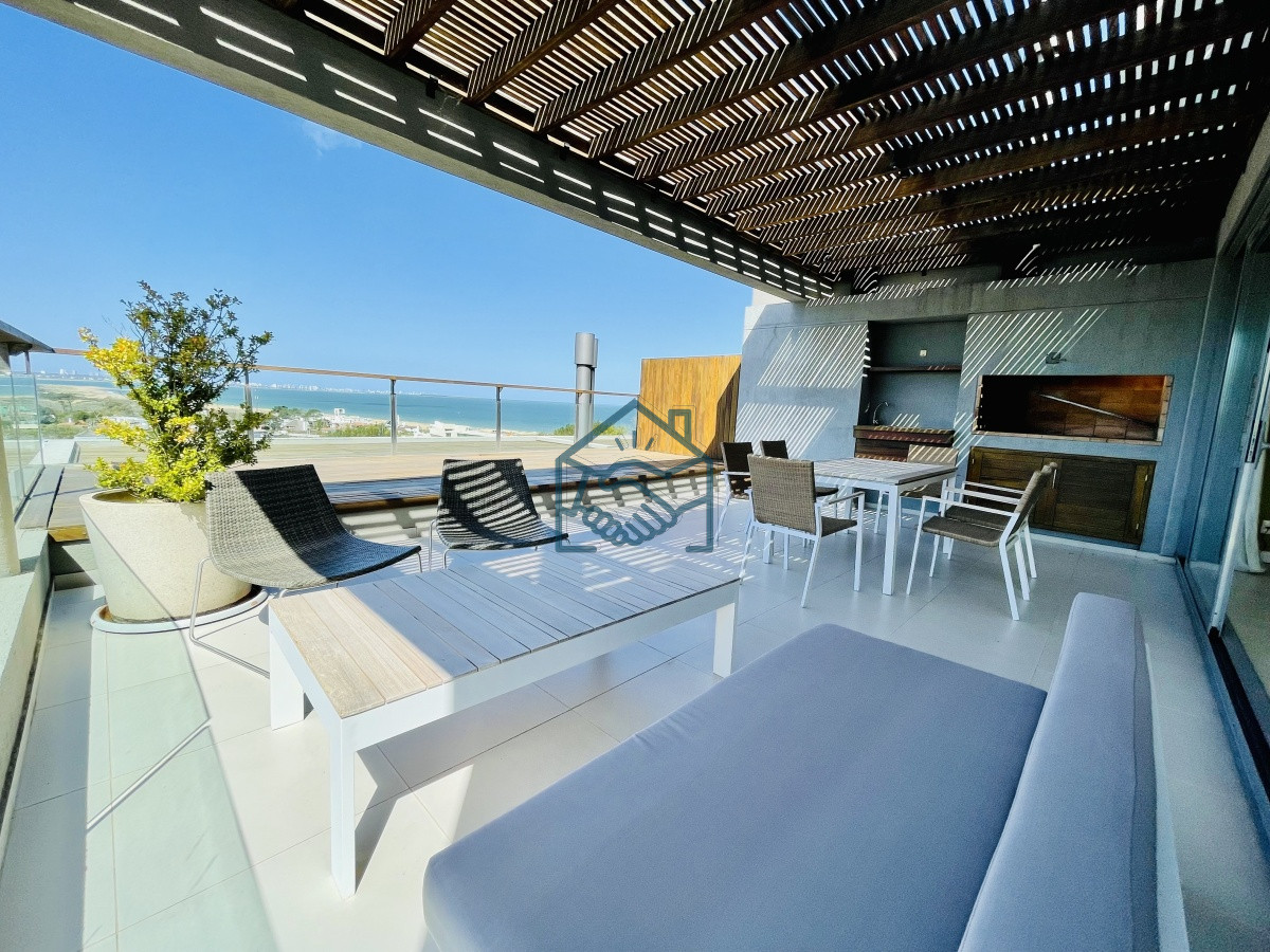 Apartamento ID.1433/Venta-OPORTUNIDAD-de-exclusivo-departamento-de-tres-dormitorios-y-Parrillero-en-Punta-Ballena - Venta OPORTUNIDAD de exclusivo departamento de tres dormitorios y Parrillero en Punta Ballena