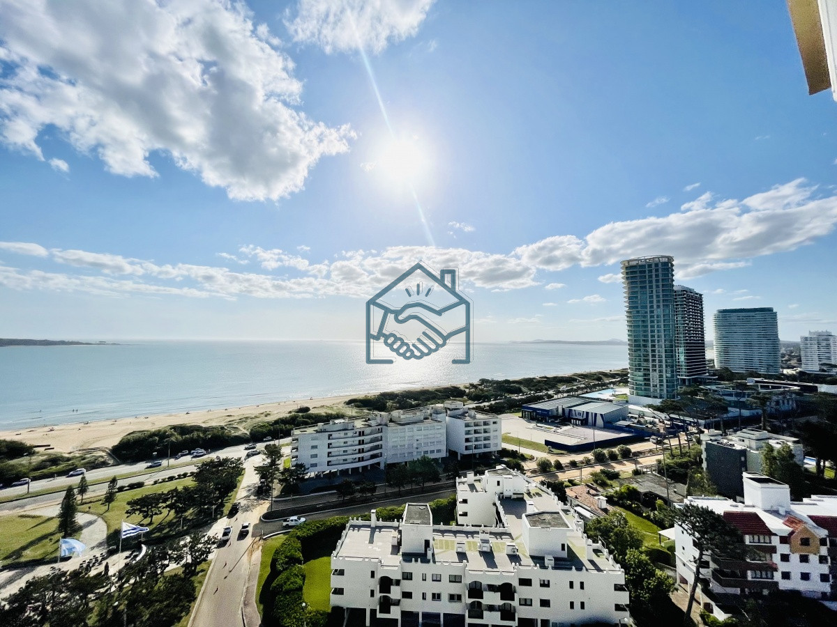 Apartamento ID.1403/Venta-de-Excelente-apartamento-en-alquiler-temporario-de-tres-dormitorios-más-dependencia-de-servicio,-Playa-Mansa,-Punta-del-Este - Venta de Excelente apartamento en alquiler temporario de tres dormitorios más dependencia de servicio, Playa Mansa, Punta del Este