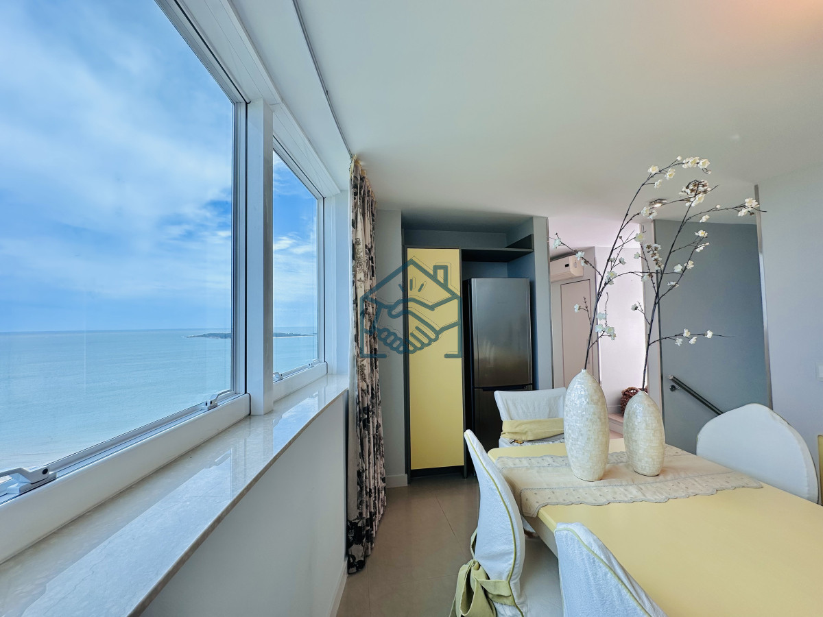 Apartamento ID.1121/Lujoso-Penthouse-de-4-Dormitorios-con-Vista-al-Mar-sobre-Playa-Mansa,-Punta-del-Este - Lujoso Penthouse de 4 Dormitorios con Vista al Mar sobre Playa Mansa, Punta del Este