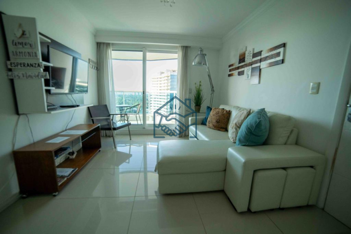 Apartamento ID.828/Moderno-Apartamento-de-2-Dormitorios-en-Venta,-Playa-Mansa- - Moderno Apartamento de 2 Dormitorios en Venta, Playa Mansa 