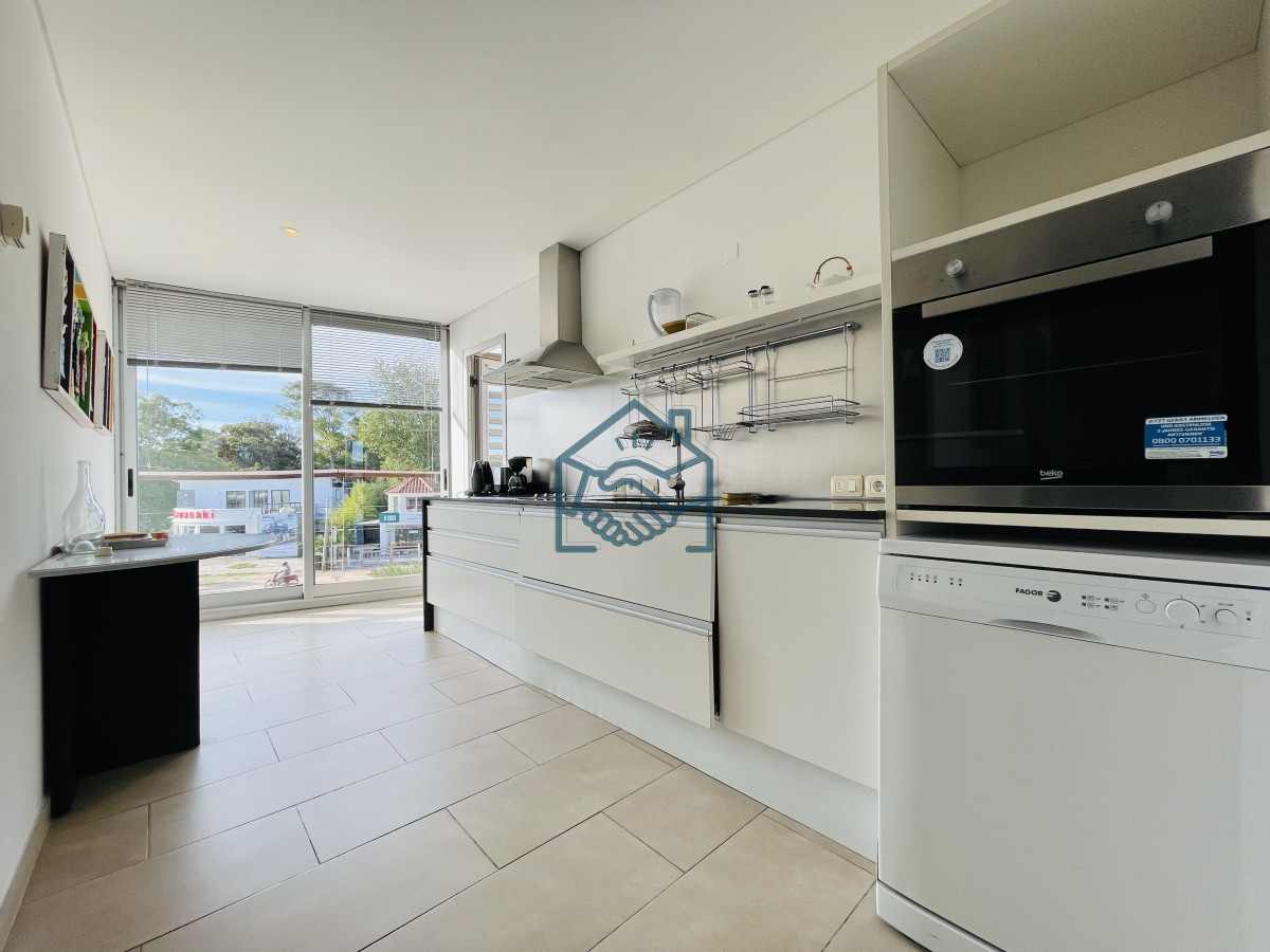 Apartamento ID.685/Venta-de-Moderno-Apartamento-de-3-Dormitorios-Frente-al-Mar-en-La-Barra - Venta de Moderno Apartamento de 3 Dormitorios Frente al Mar en La Barra