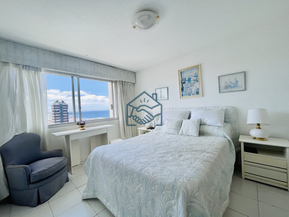 Apartamento ID.610/Apartamento-de-4-Dormitorios-con-Vista-al-Mar---Península-de-Punta-del-Este,-Venta-y-Alquiler - Apartamento de 4 Dormitorios con Vista al Mar - Península de Punta del Este, Venta y Alquiler