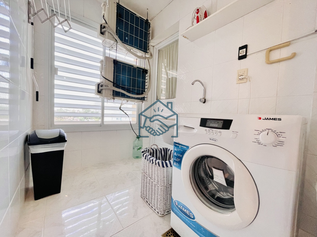 Apartamento ID.644/Apartamento-de-3-Dormitorios-sobre-Playa-Mansa,-en-Venta-y-Alquiler - Apartamento de 3 Dormitorios sobre Playa Mansa, en Venta y Alquiler