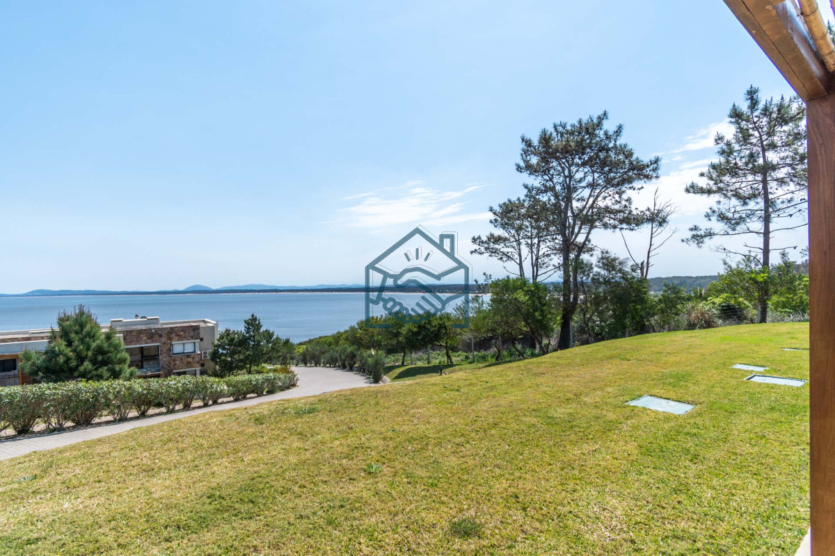 Apartamento ID.994/Apartamento-de-un-dormitorio-con-parrillero-y-jardin-en-Venta-y-Alquiler,-Punta-Ballena - Apartamento de un dormitorio con parrillero y jardin en Venta y Alquiler, Punta Ballena