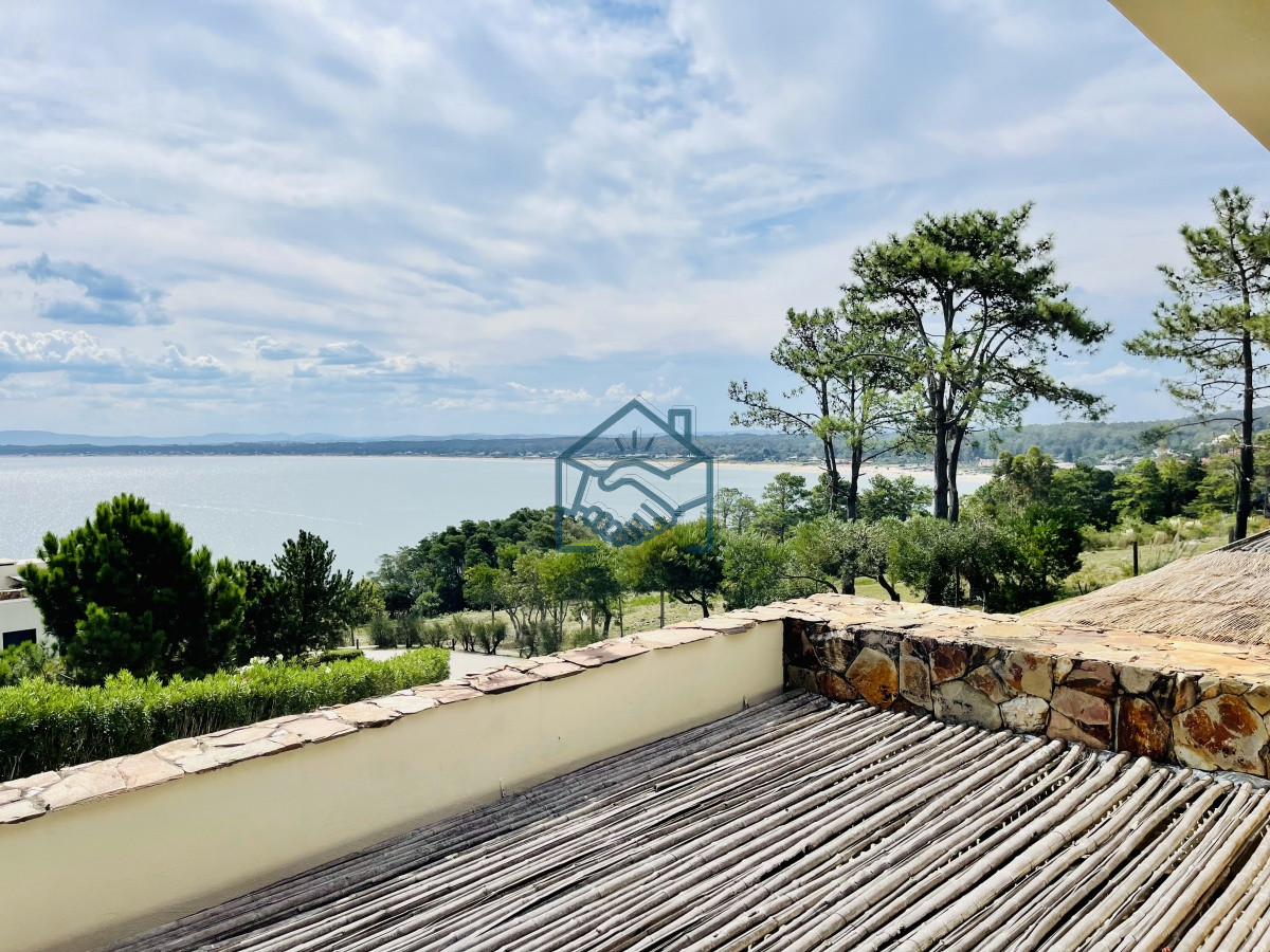 Apartamento ID.608/Venta-y-alquiler-de-apartamento-de-dos-dormitorios-con-parrillero-de-uso-exclusivo-en-Punta-Ballena - Venta y alquiler de apartamento de dos dormitorios con parrillero de uso exclusivo en Punta Ballena