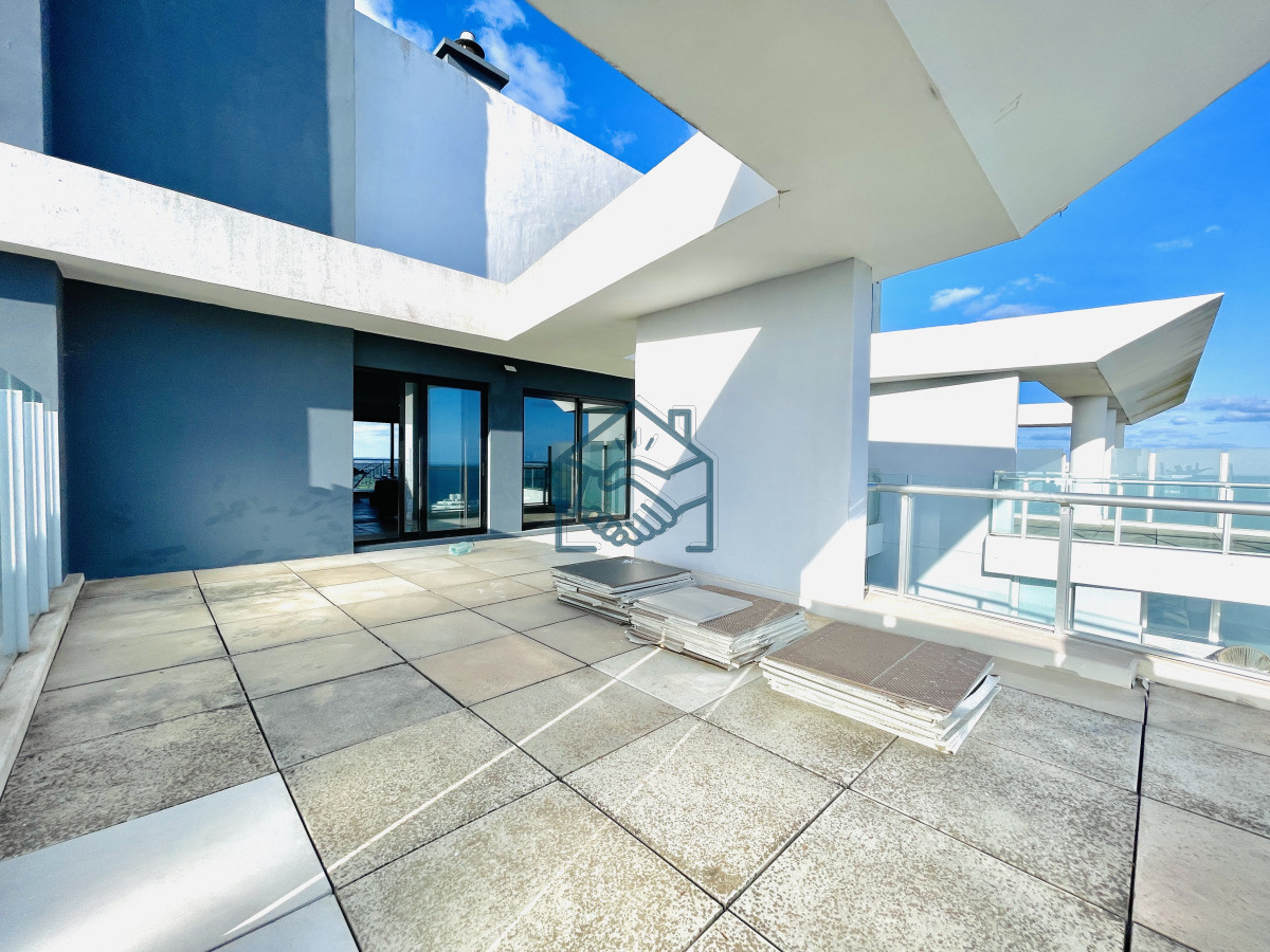 Apartamento ID.1224/-Exclusivo-Penthouse-de-3-Dormitorios-con-Vistas-panorámicas-a-Playa-Brava,-en-Venta -  Exclusivo Penthouse de 3 Dormitorios con Vistas panorámicas a Playa Brava, en Venta