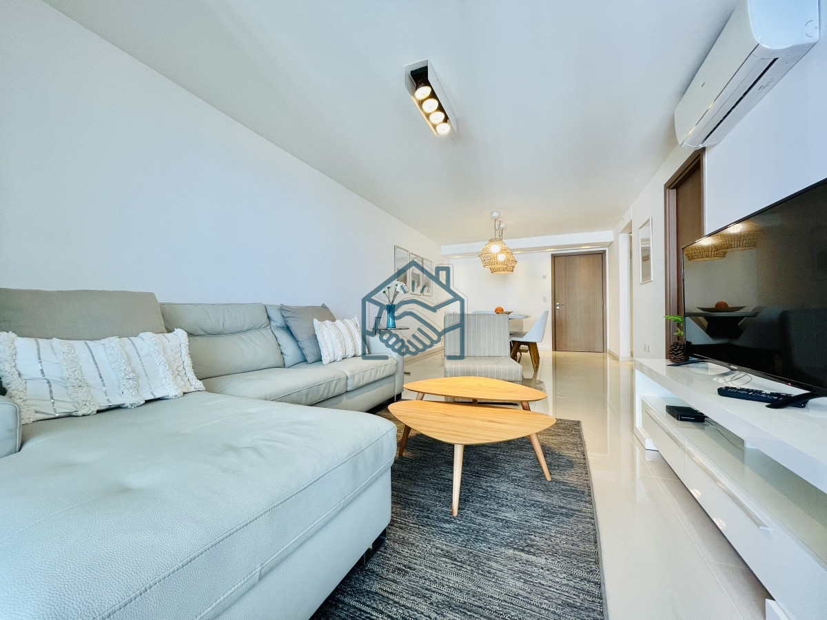 Apartamento ID.1145/Apartamento-con-Vista-al-Mar-de-3-Dormitorios-y-Dependencia- -Parrillero-en-Playa-Brava,-Punta-del-Este- - Apartamento con Vista al Mar de 3 Dormitorios y Dependencia + Parrillero en Playa Brava, Punta del Este 