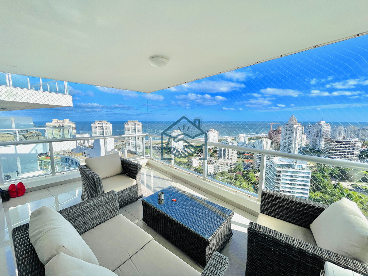 Apartamento ID.1224/-Exclusivo-Penthouse-de-3-Dormitorios-con-Vistas-panorámicas-a-Playa-Brava,-en-Venta -  Exclusivo Penthouse de 3 Dormitorios con Vistas panorámicas a Playa Brava, en Venta