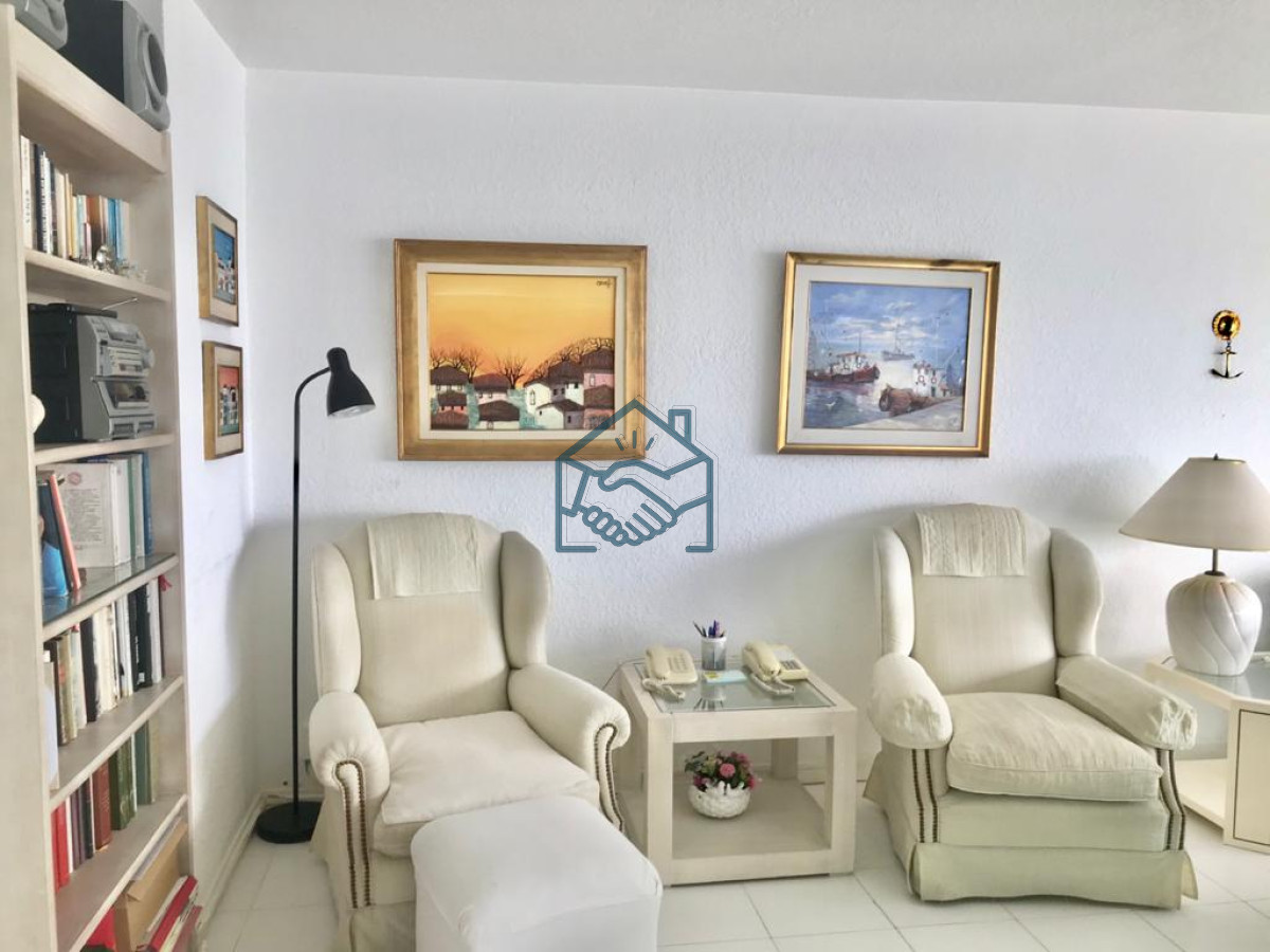 Apartamento ID.610/Apartamento-de-4-Dormitorios-con-Vista-al-Mar---Península-de-Punta-del-Este,-Venta-y-Alquiler - Apartamento de 4 Dormitorios con Vista al Mar - Península de Punta del Este, Venta y Alquiler