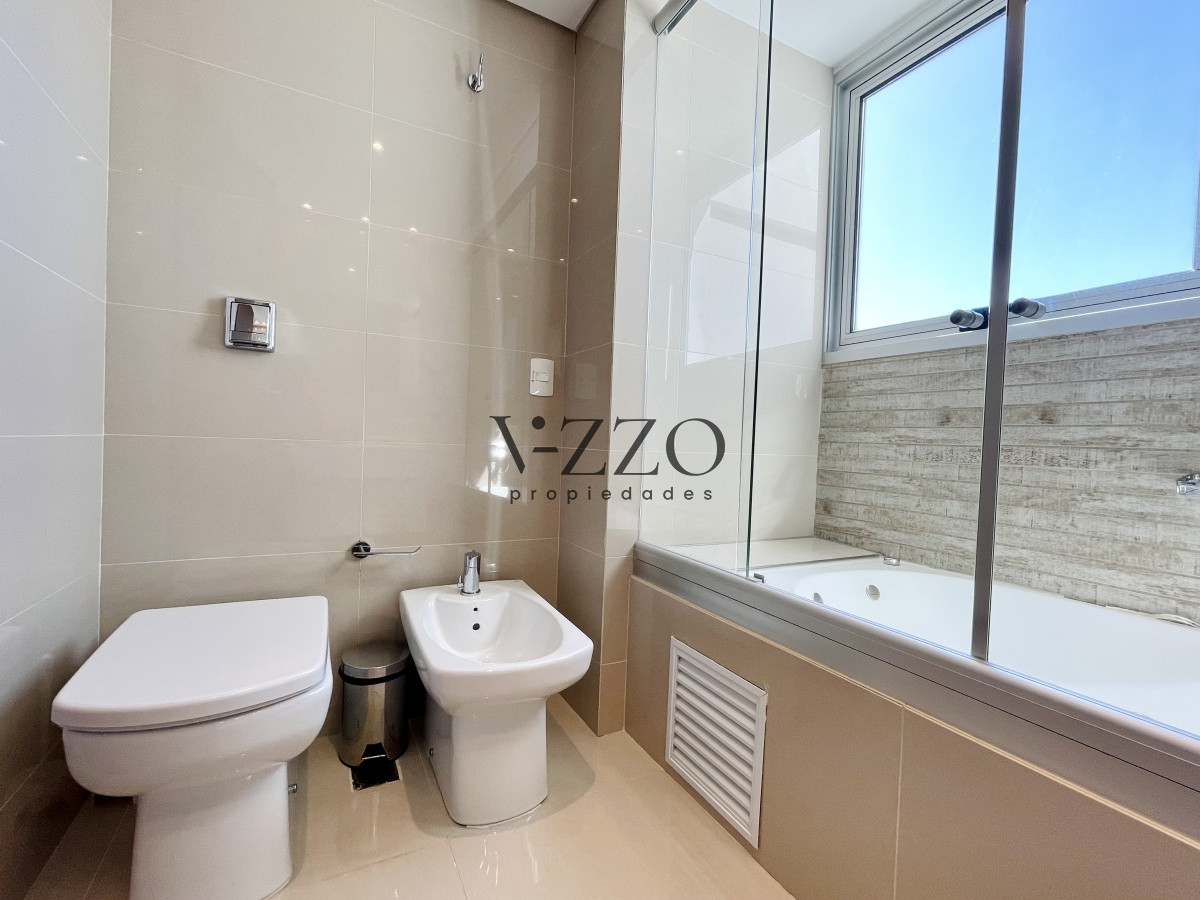 Apartamento ID.843/Apartamento-de-2-Dormitorios-y-Dependencia,-Parrillero-en-Playa-Brava---Punta-del-Este - Apartamento de 2 Dormitorios y Dependencia, Parrillero en Playa Brava - Punta del Este