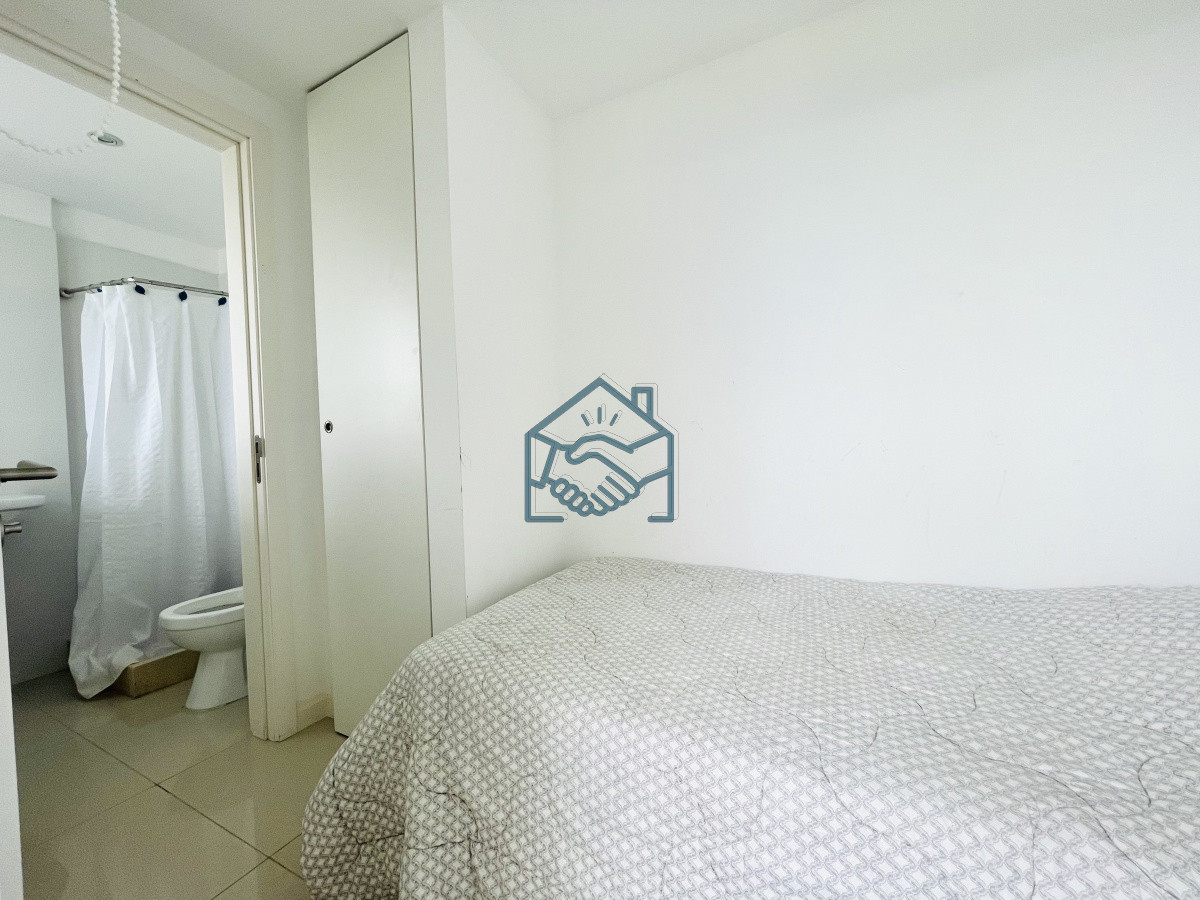 Apartamento ID.518/Apartamento-de-3-Dormitorios-y-Parrillero-Frente-al-Mar,-Playa-Mansa - Apartamento de 3 Dormitorios y Parrillero Frente al Mar, Playa Mansa